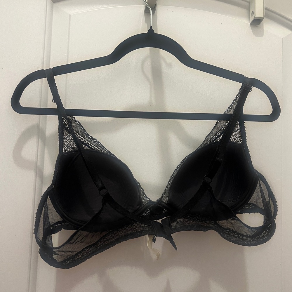 Chantelle Black Floral‎ Lace Underwire Bra Mesh Straps Center Bow Detail Womens - Picture 6 of 7